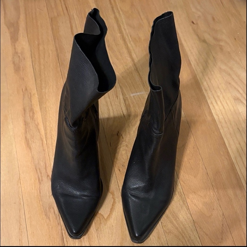 Women's Black Pointed-Toe Stretch Ankle Booties